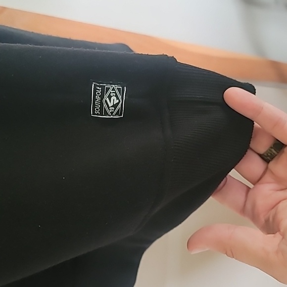 Vintage South Pole black sweater with camo font size Medium - Picture 4 of 6